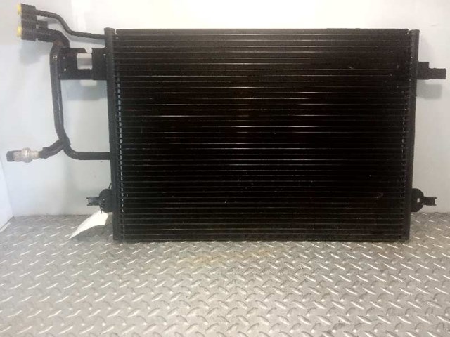 Condensador / radiador de ar condicionado para volkswagen passat variant 1.9 tdi atj 8D0260401G