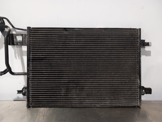Condensador / radiador de ar condicionado para audi a4 1.8 avv 8D0260401H