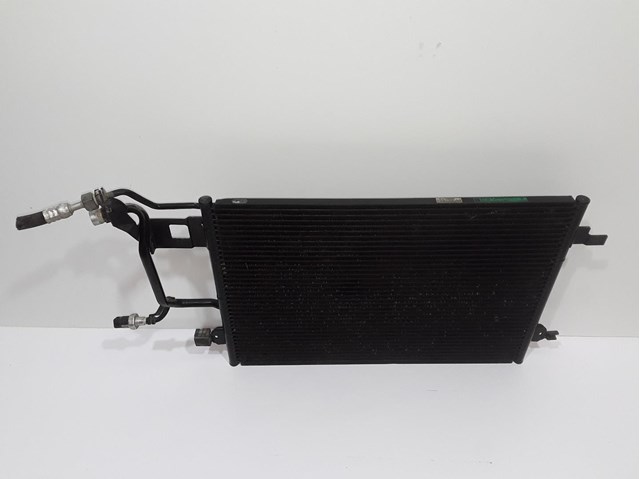 Condensador / radiador de ar condicionado para volkswagen passat 1.8 adr 8D0260401H