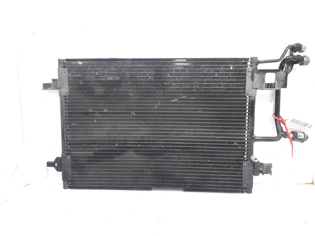 Condensador / radiador de ar condicionado para volkswagen passat 1.8 adr 8D0260403C