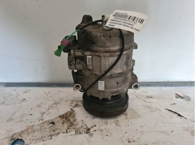 Compressor de ar condicionado para Volkswagen Passat 1.6 Ahl 8D0260808