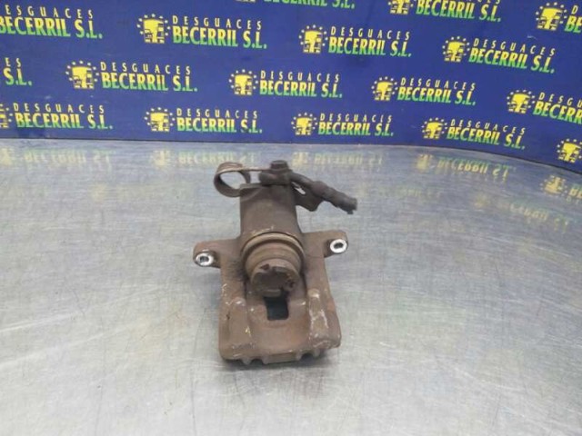 VAG 8D0615423 Суппорт задний левый в наличии Ужгород
