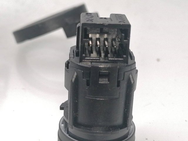 8D0907401B VAG Блок управления двигателем купить в Ужгород