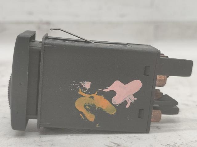 8D0941509C VAG Кнопка включения аварийного сигнала купить в Харьков