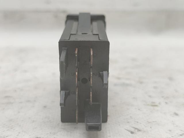 8D0941509C VAG Кнопка аварийки купить в Киев