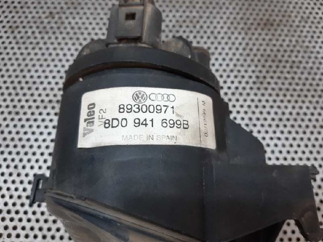 VAG 8D0941699B Фара противотуманная левая в наличии Павлоград