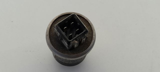 VAG 8D0959482 Датчик давления кондиционера в наличии Житомир