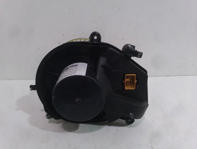 8D1820021B VAG Вентилятор печки купить в Чернигов