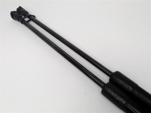 8D9827552F Амортизатор багажника купить Житомир