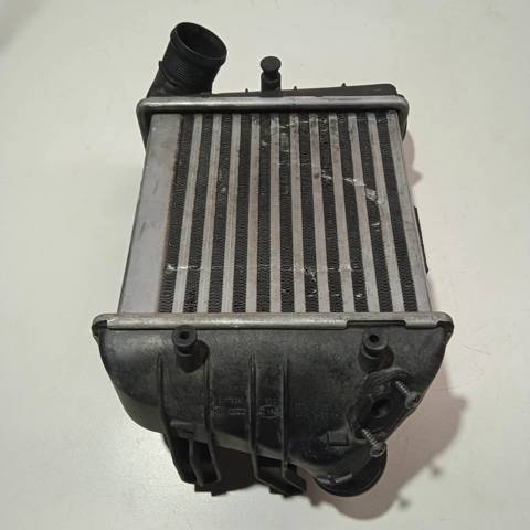 Radiador de intercooler 8E0145805AD VAG