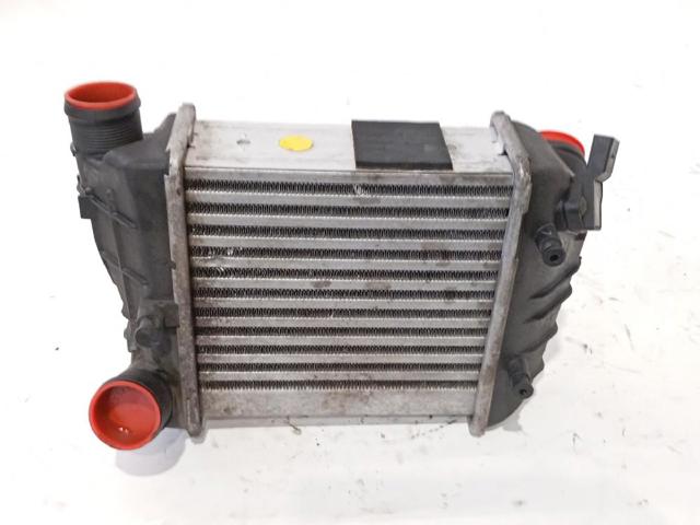 Radiador de intercooler 8E0145805AD VAG