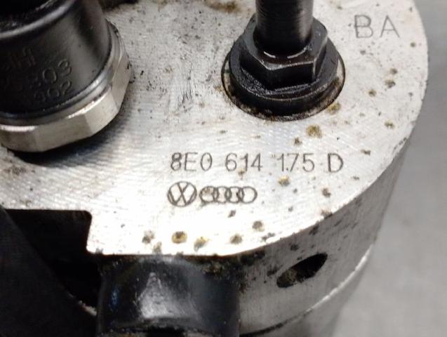 8E0614175D VAG/Audi