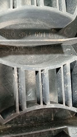 VAG 8E0853651 Решетка радиатора в наличии Киев