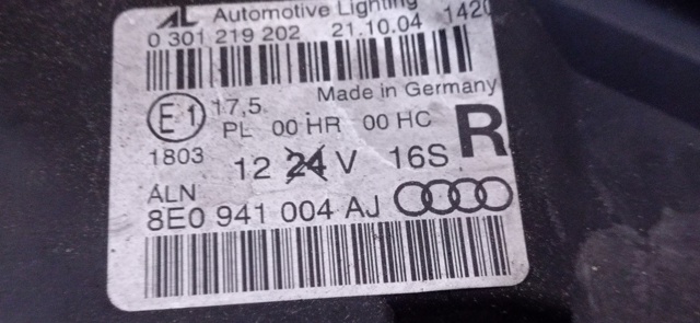 Luz direita 8E0941004AJ VAG