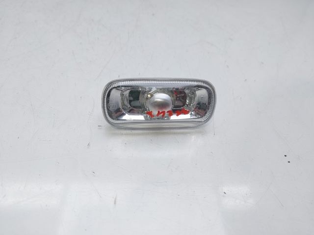 Luz lateral direita para Audi A3 1.6 BGU 8E0949127