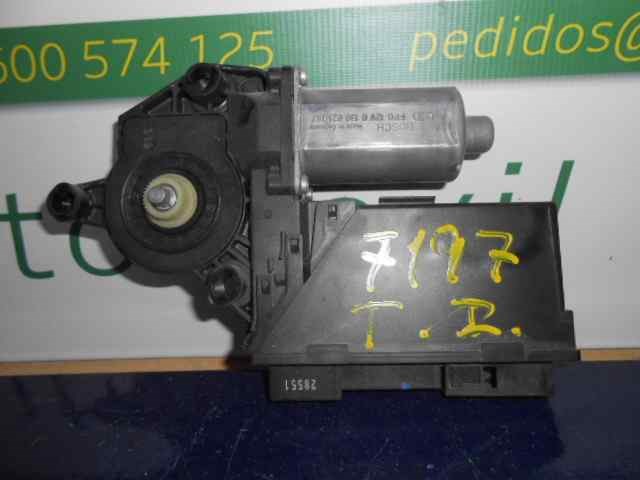 Motor regulador do vidro traseiro esquerdo para Audi A4 2.0 TDI 16V BLD 8E0959801A