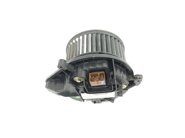 8E1820021B VAG/Audi