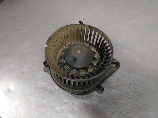 8E1820021E VAG/Audi