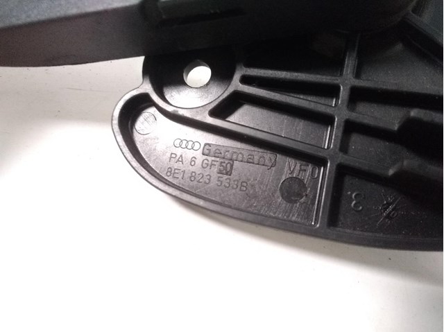 Puxador de abertura da capota 8E1823533B VAG/Audi