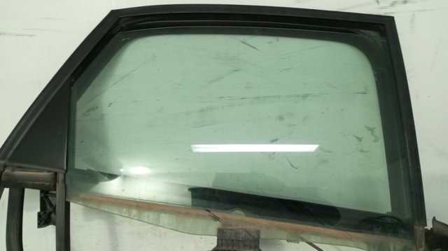 VAG 8E5845026C Стекло двери задней правой в наличии Киев