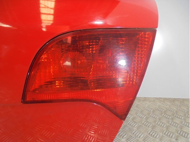 Luz traseira direita interior para Audi A4 avant (8E5,8E5) (2001-2004) 8E9945094A