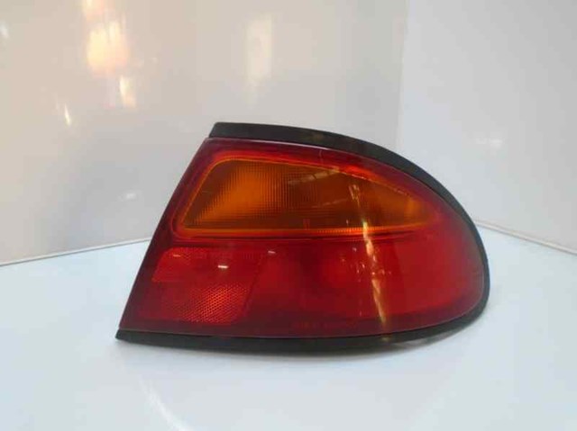 Lanterna traseira direita 8FBP51150 Mazda