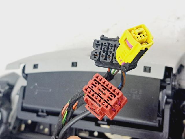 VAG 8K0881106R Механизм основания сиденья в наличии Кривой Рог