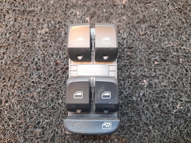 Controle do vidro dianteiro esquerdo para Audi A4 BER. (B8) Básico / 11.07 - 12.13 CJCA 8K0959851