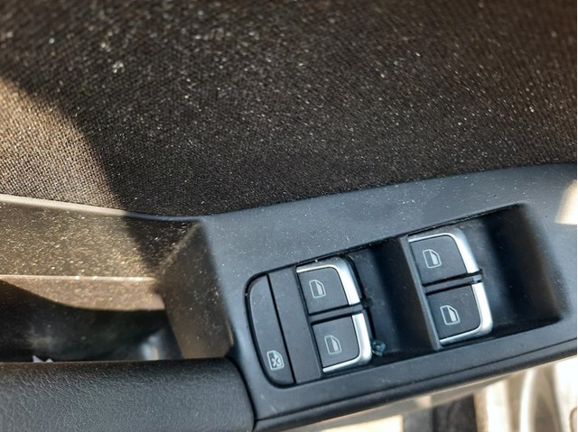 Controle do vidro dianteiro esquerdo para Audi A4 BER. (B8) Base / 11.07 - 12.15 CJCD 8K0959851F