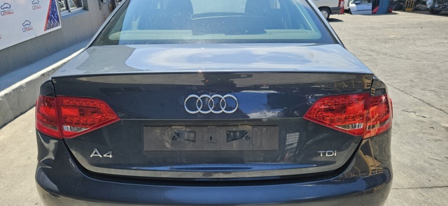 Tampa de porta-malas 8K5827023AE VAG/Audi