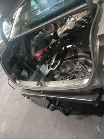 8K5827705C Уплотнитель крышки багажника купить Тернополь