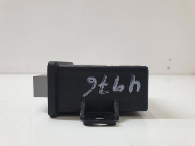VAG 8K590735700 в наличии Ровно