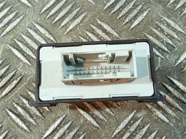 VAG 8K590735700 в наличии Львов