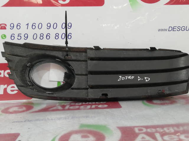 VAG 8KD807682 Решетка радиатора в наличии Николаев