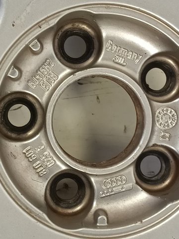 VAG 8L0601025F Диски колесные в наличии Одесса
