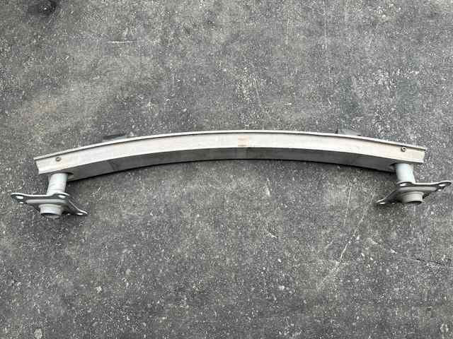 8L0807133A Кронштейн усилителя переднего бампера купить Днепр
