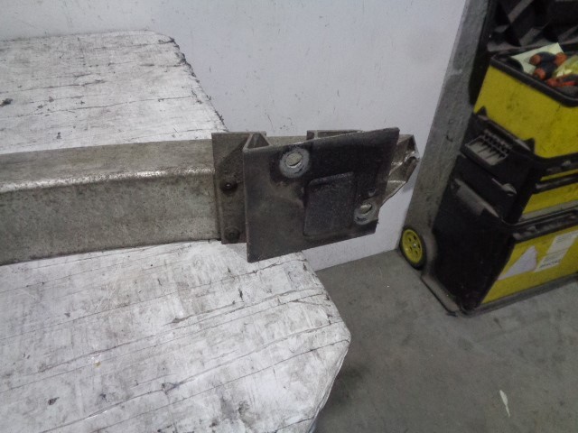 8L0807309E Усилитель заднего бампера купить Полтава