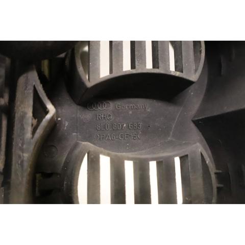 8L08076673FZ VAG Решетка радиатора купить в Львов