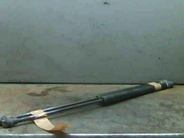 VAG 8L0823359 Амортизатор капота в наличии Ровно