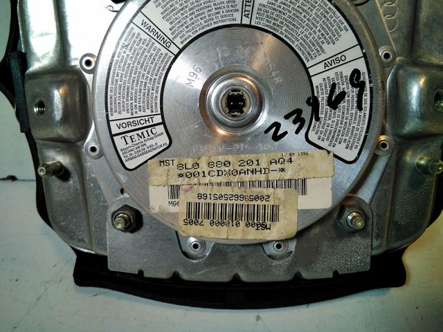 8L0880201AQ4 Подушка безопасности (AIRBAG) водительская купить Львов