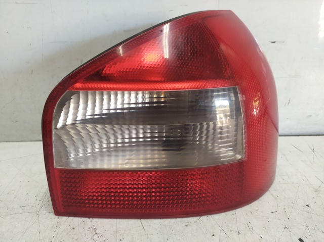 VAG 8L0945096C Фонарь задний правый в наличии Чернигов