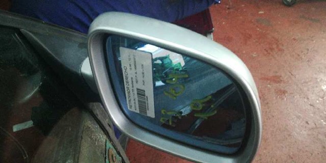 8L18585323FZ Зеркало заднего вида правое купить Украина