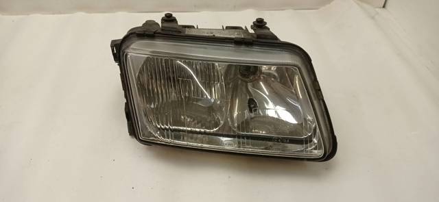 VAG 8L5941030 Правая фара в наличии Полтава