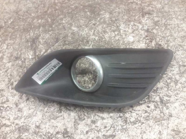 FORD 8M5119952AE Заглушка (решетка) противотуманных фар бампера переднего правая в наличии Черновцы