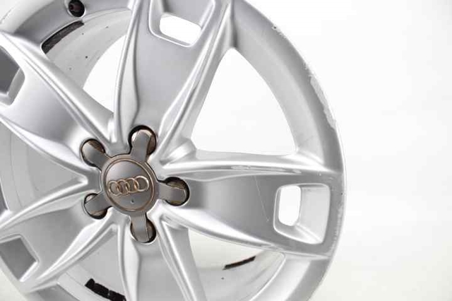 VAG 8P0601025BL Диски колесные в наличии Павлоград
