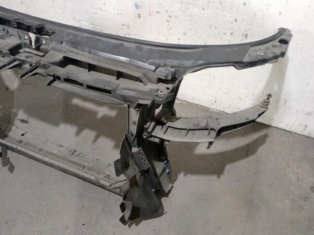 VAG 8P0805588A Рамка радиатора в наличии Ровно