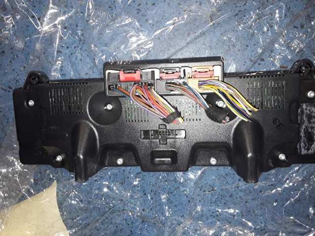 Unidade de controlo dos modos de aquecimento/condicionamento Audi A3 8P1