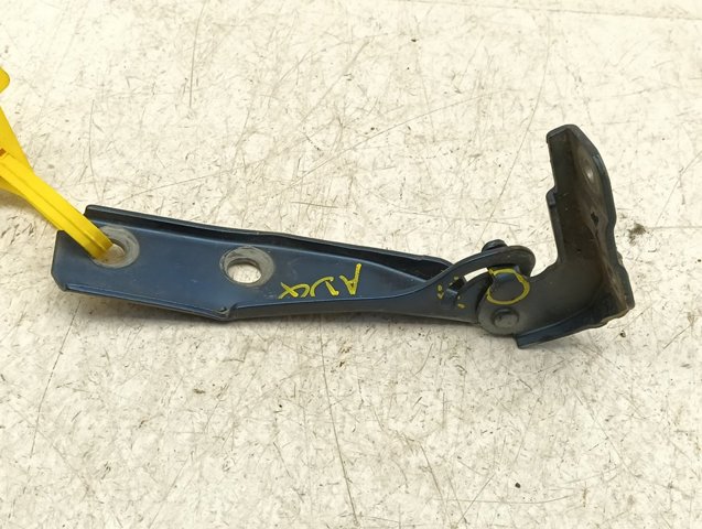VAG 8P0823301 Петля капота левая в наличии Киев