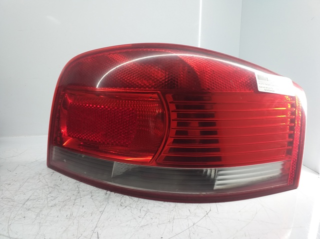 Lanterna traseira direita para Audi A3 Sportback (8Pa) (2005-2008) 2.0 TFSI Axxbwacawbcbfaccza 8P0945096