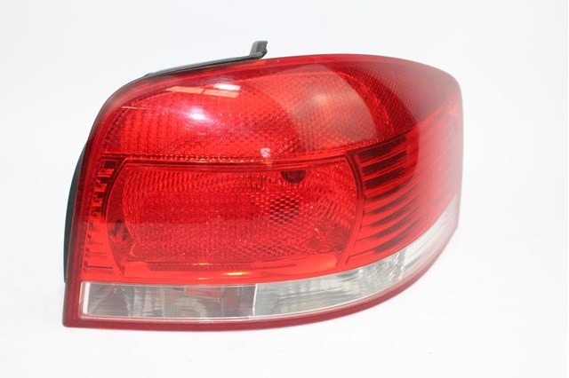 Luz traseira direita para Audi A3 1.6 FSI BLP 8P0945096